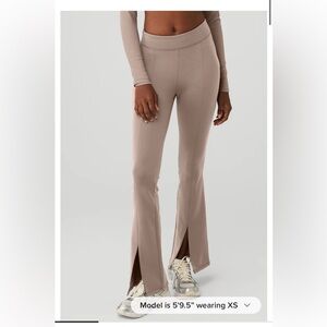 ALO set flutter slit leg leggings and wild thing bra top in Taupe, XS